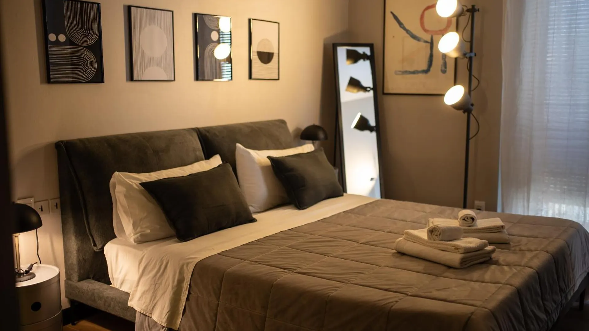 Apartament Duomo, La Residenza Isabella - Via Pantano House Mediolan